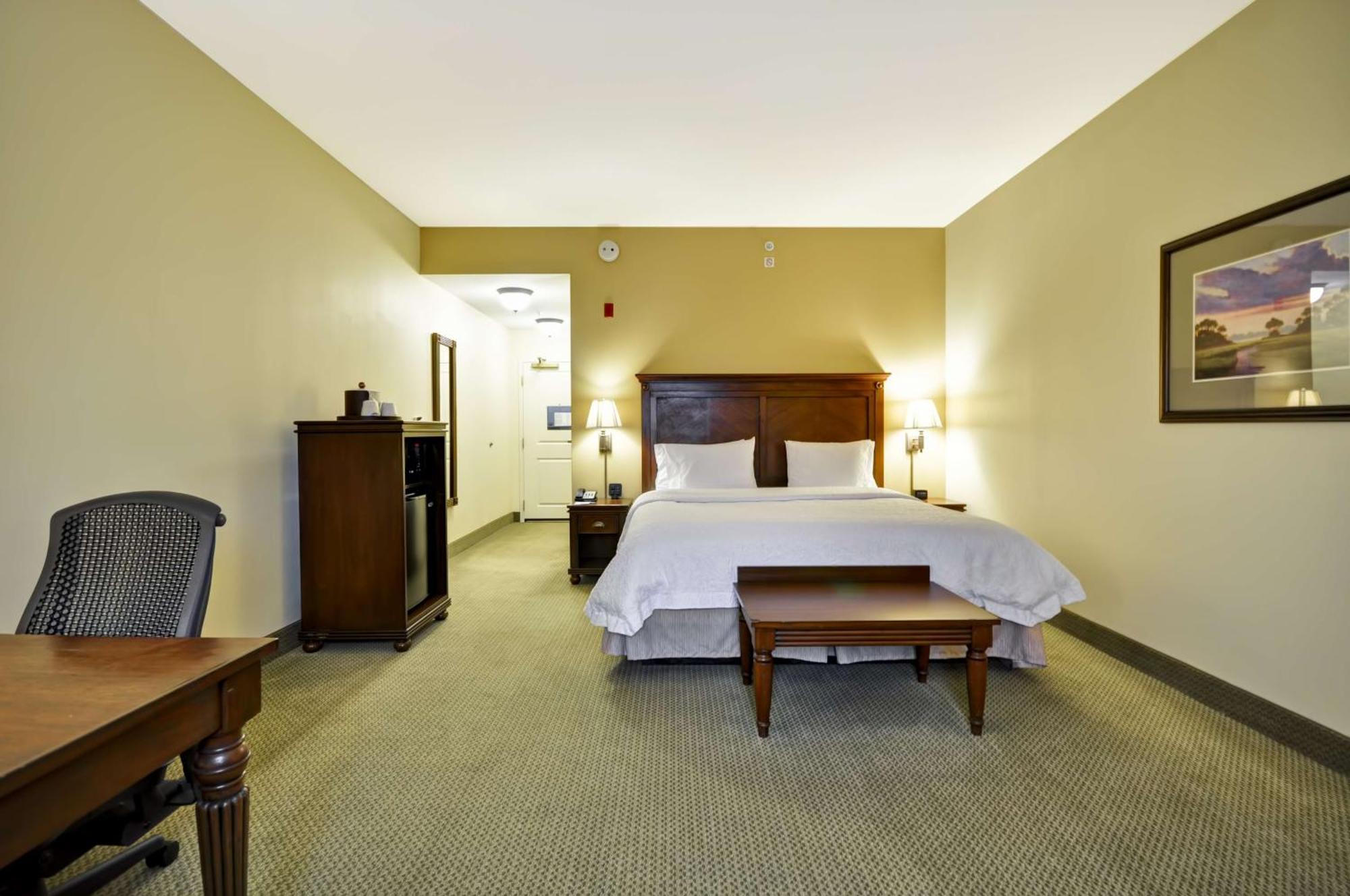 Hampton Inn & Suites North Charleston-University Boulevard Экстерьер фото