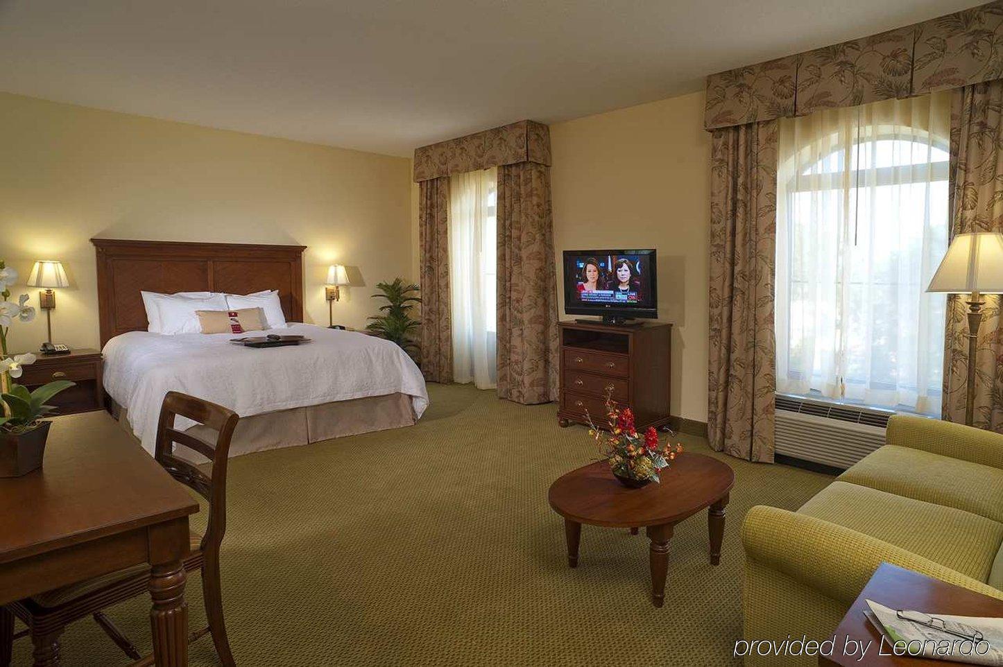 Hampton Inn & Suites North Charleston-University Boulevard Номер фото